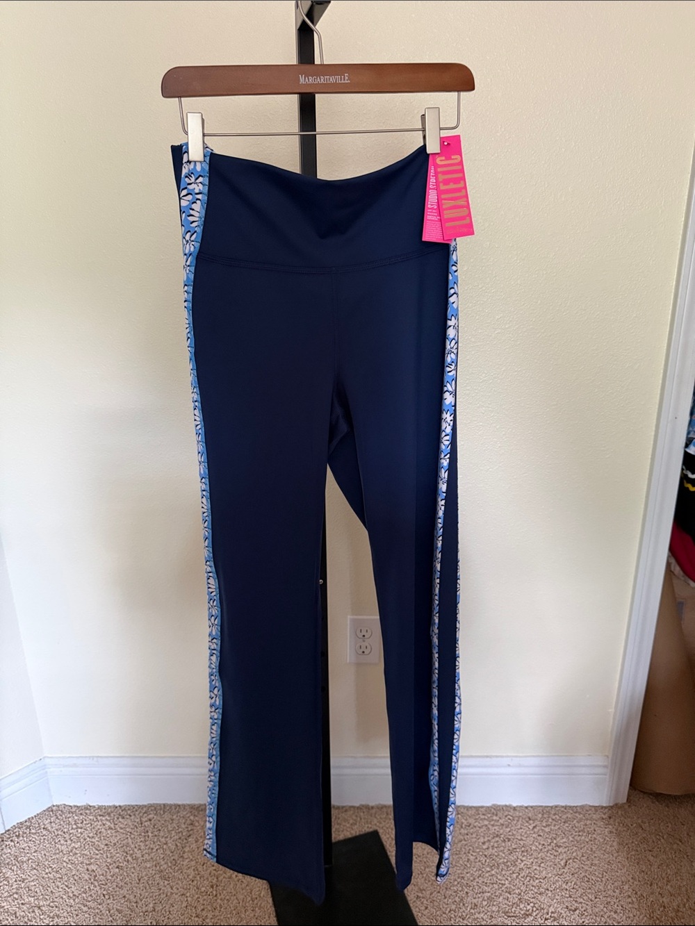 T2) Lilly Pulitzer ❤️Navy flare Pants with Floral Side Stripe - Picture 3 of 14